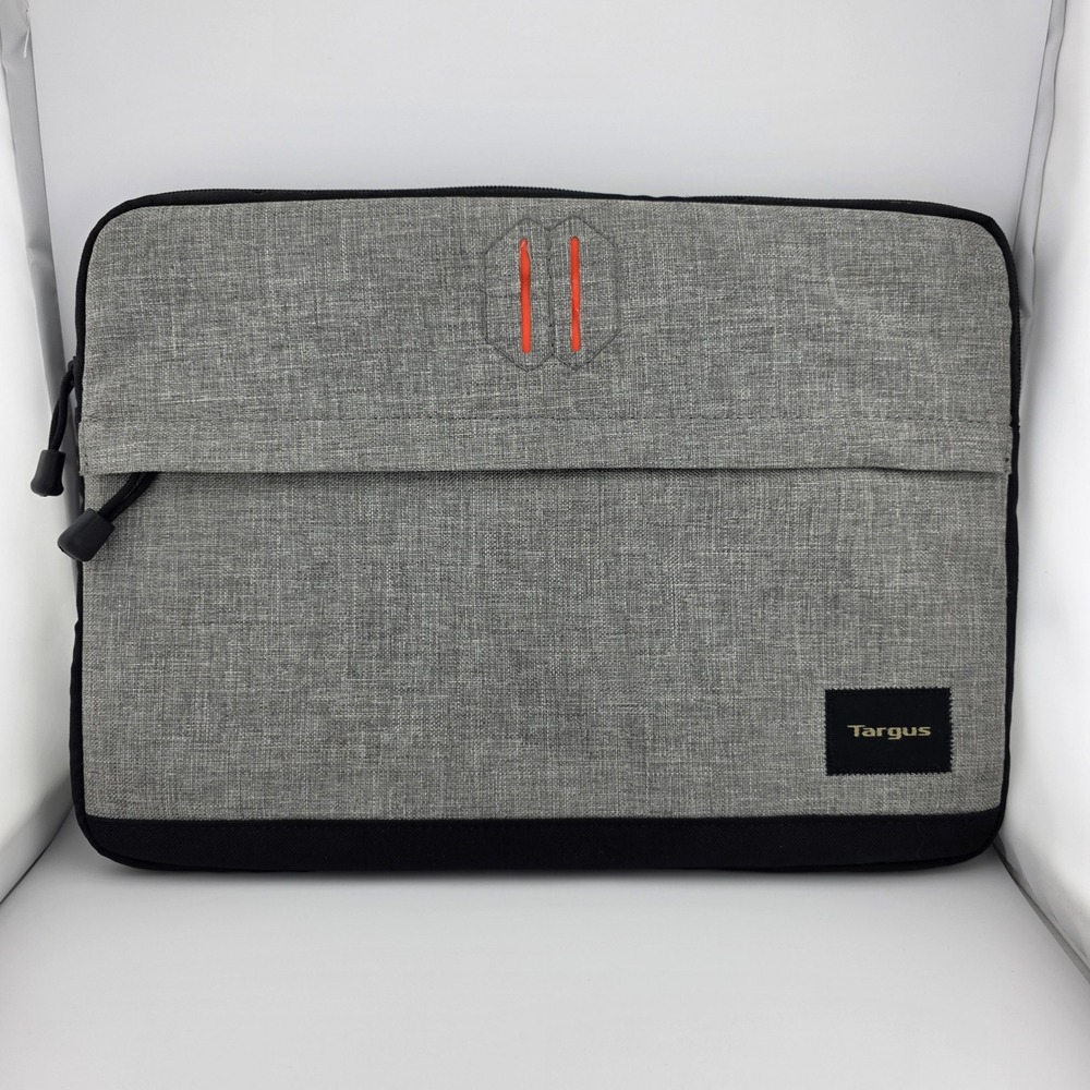 Targus Laptop Sleeve Case‎ Black 14 Inch Zippered Pre-Owned